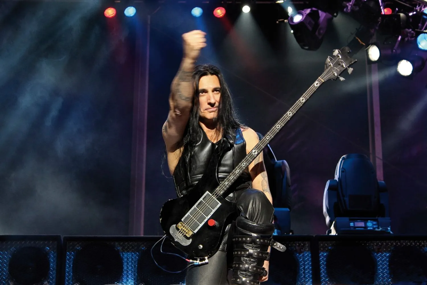 Manowar: online il bass playthrough video (Joey DeMaio) di 'Call to Arms'