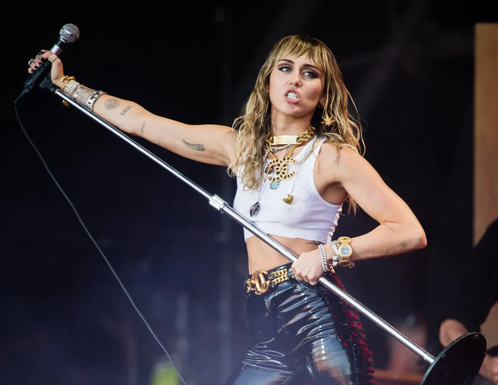 Miley Cyrus: pubblicherà un album di cover dei Metallica