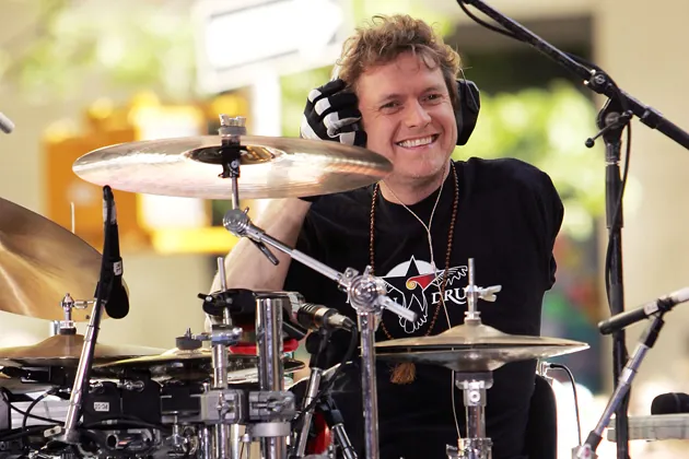 Def Leppard: Rick Allen, "Non molti sanno che nell'incidente del 1984 ho rischiato di perdere anche il braccio destro"