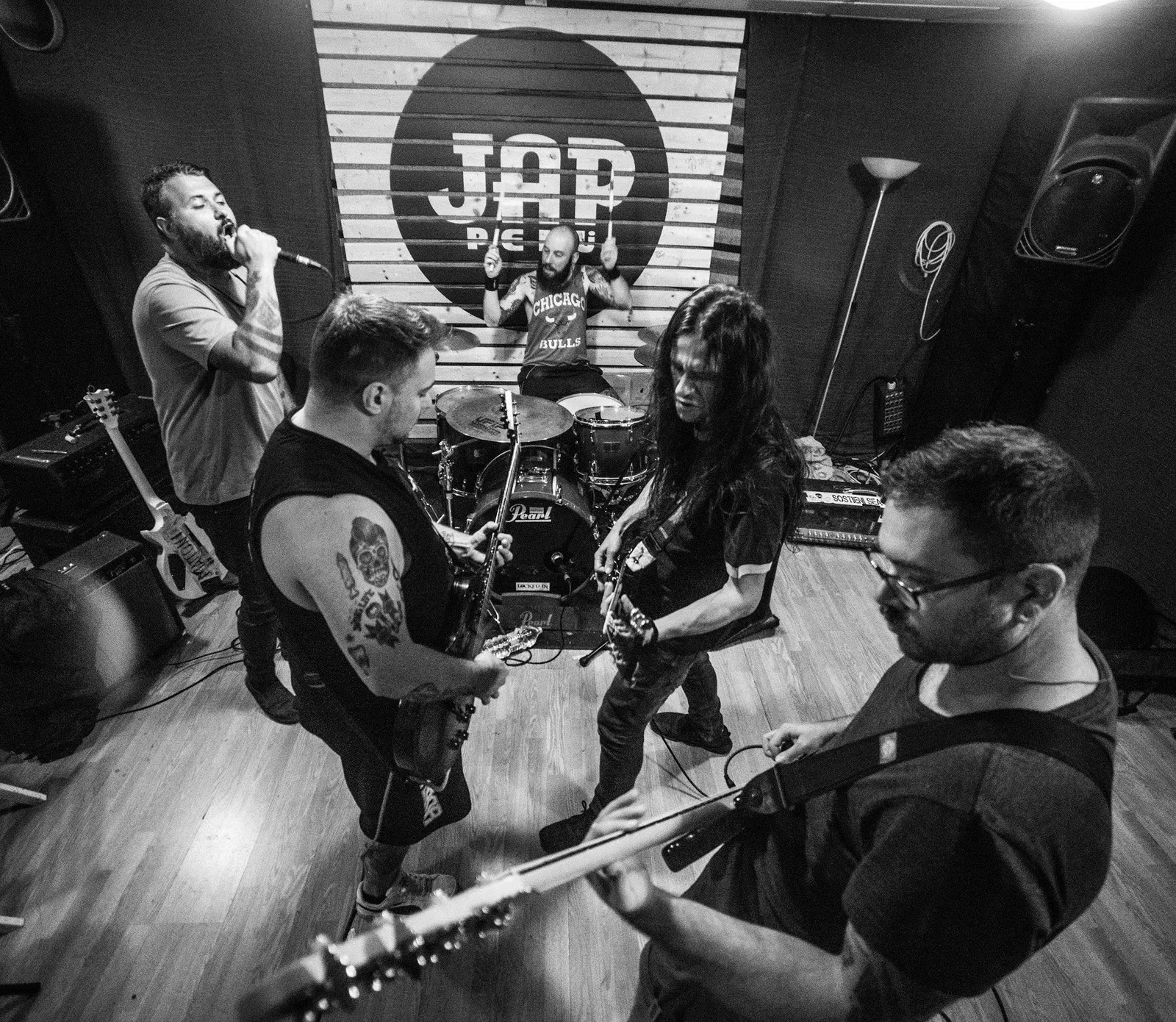 Locked In: svelato 'Coward', nuovo singolo dall'EP in arrivo