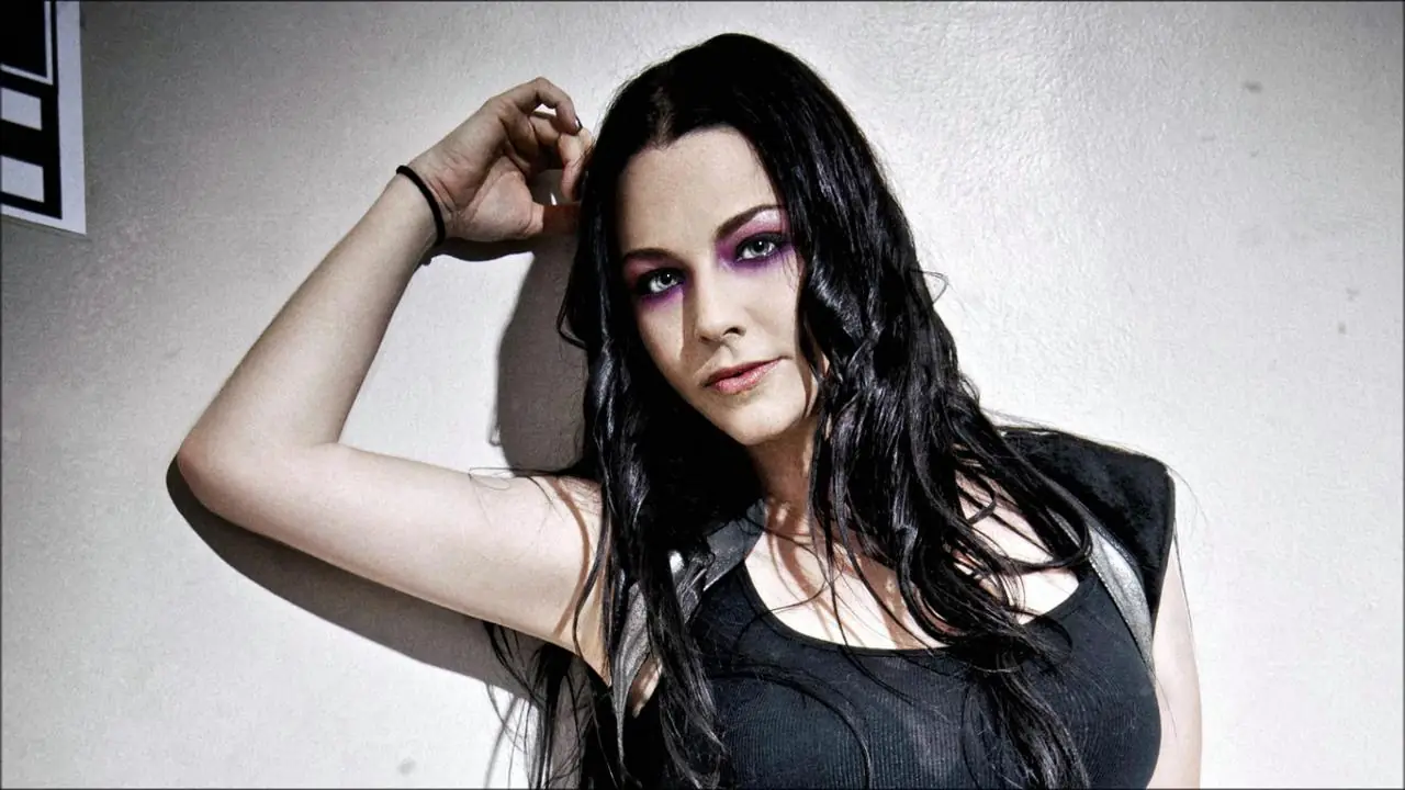 Evanescence: pubblicato il video di "Fight Like A Girl" con K.FLAY