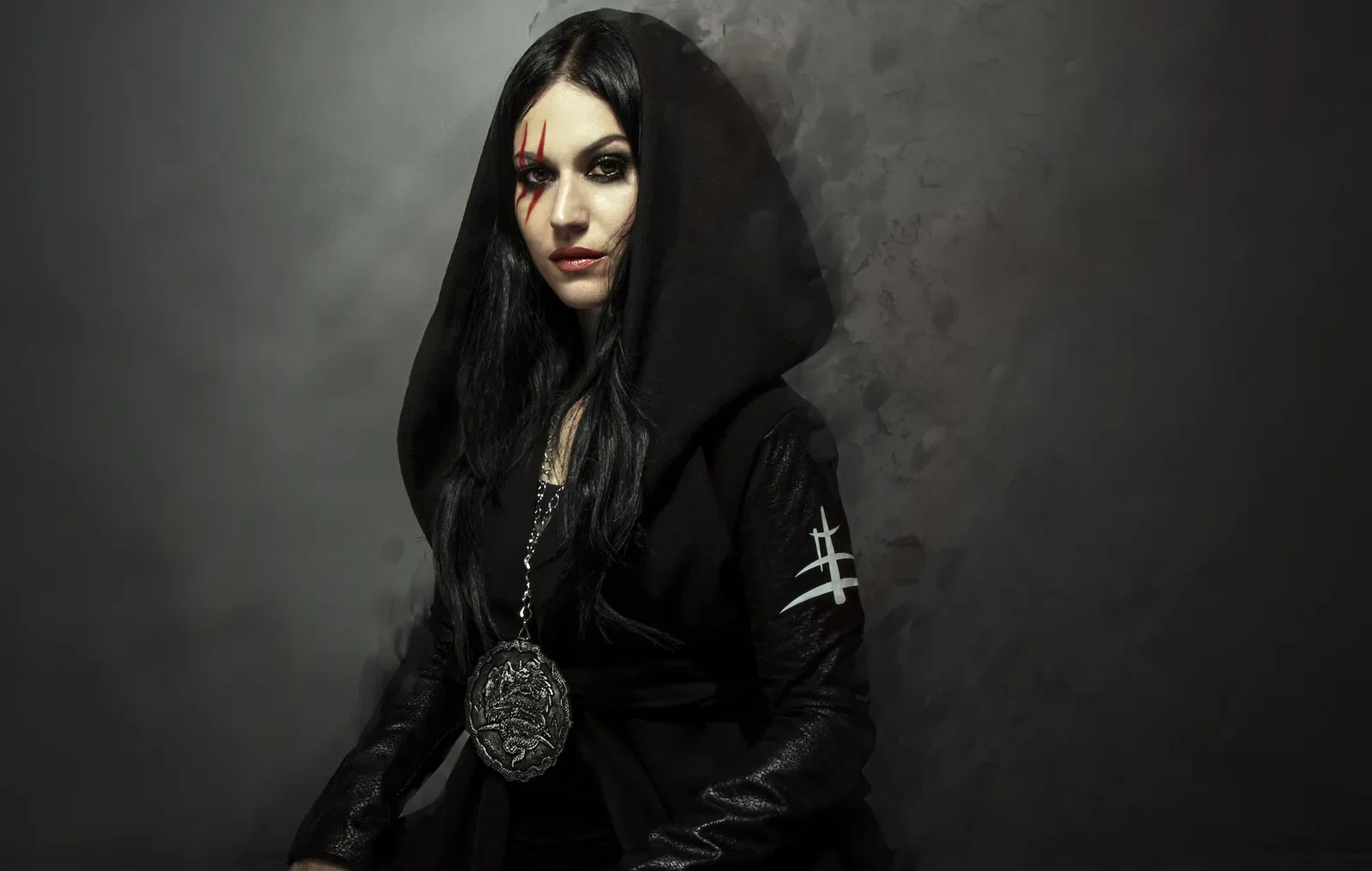 Lacuna Coil: Cristina Scabbia, "Siamo davvero feriti da alcuni commenti, ma capiamo la rabbia dei fan per l'iniziativa 'L'ultimo Concerto'""