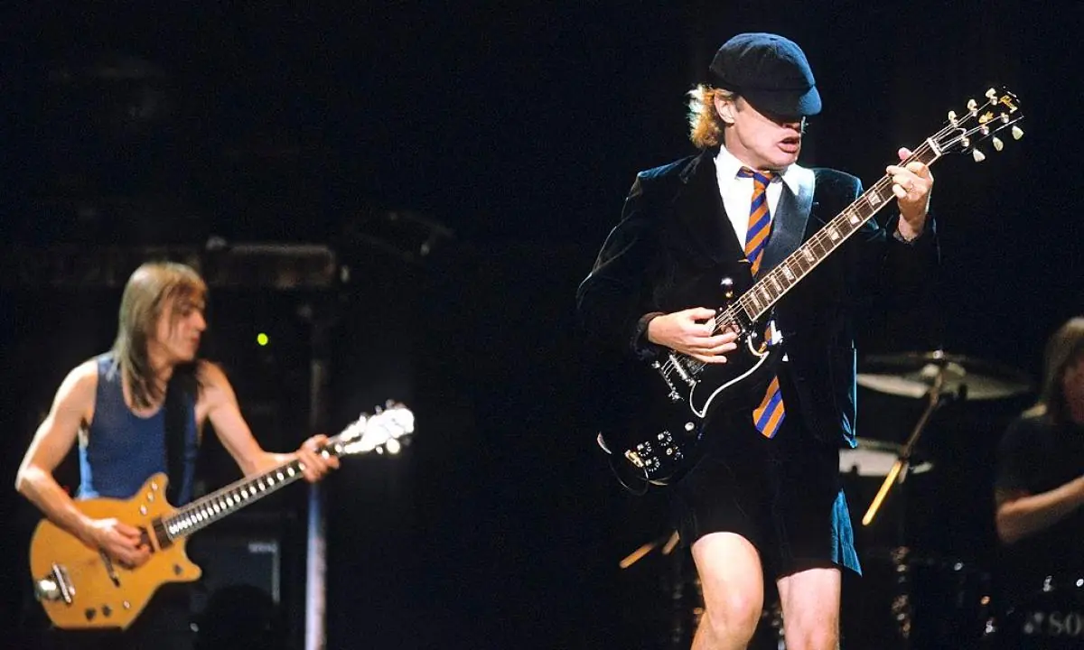 AC/DC: Angus Young, "Molti lo sottovalutavano perché chitarrista ritmico, ma Malcolm era un solista migliore di me"
