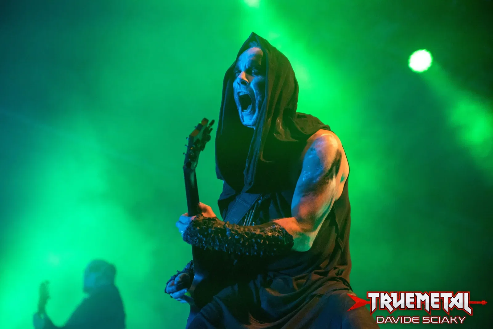 Behemoth: in vendita le loro candele profumate alla cannabis, oppio e mirra