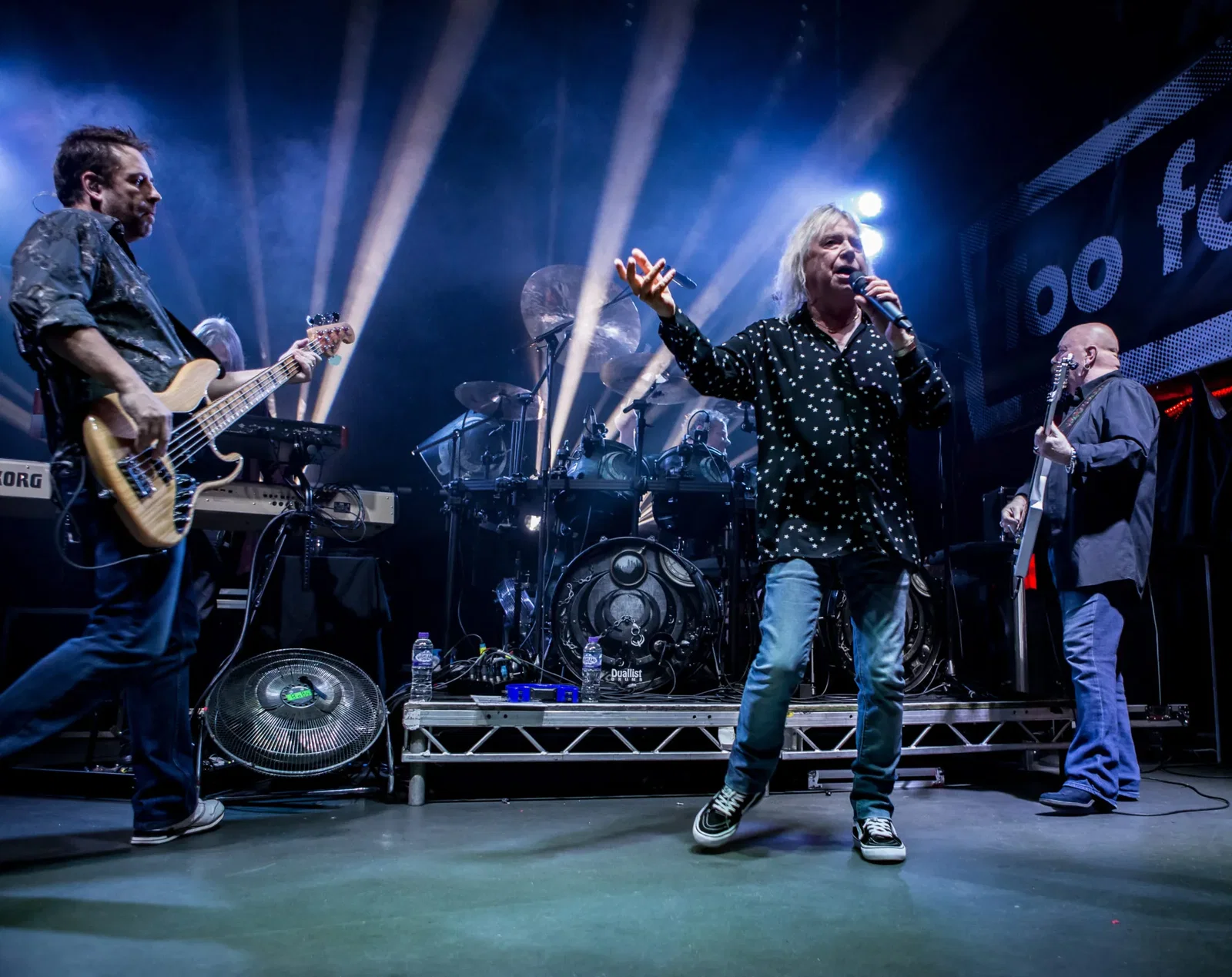 Magnum: online il lyric video di 'On Christmas Day' dalla compilation "Dance of the Black Tattoo"