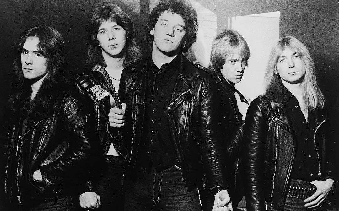 Iron Maiden: Adrian Smith ricorda l'allontanamento di Clive Burr e Paul Di'Anno e ammette, 'ci sono andato vicino anch'io'