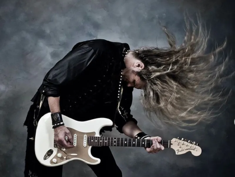 Joel Hoekstra’s 13: pubblicato il nuovo video "You Can Give" tratto dal nuovo album "From The Fade"