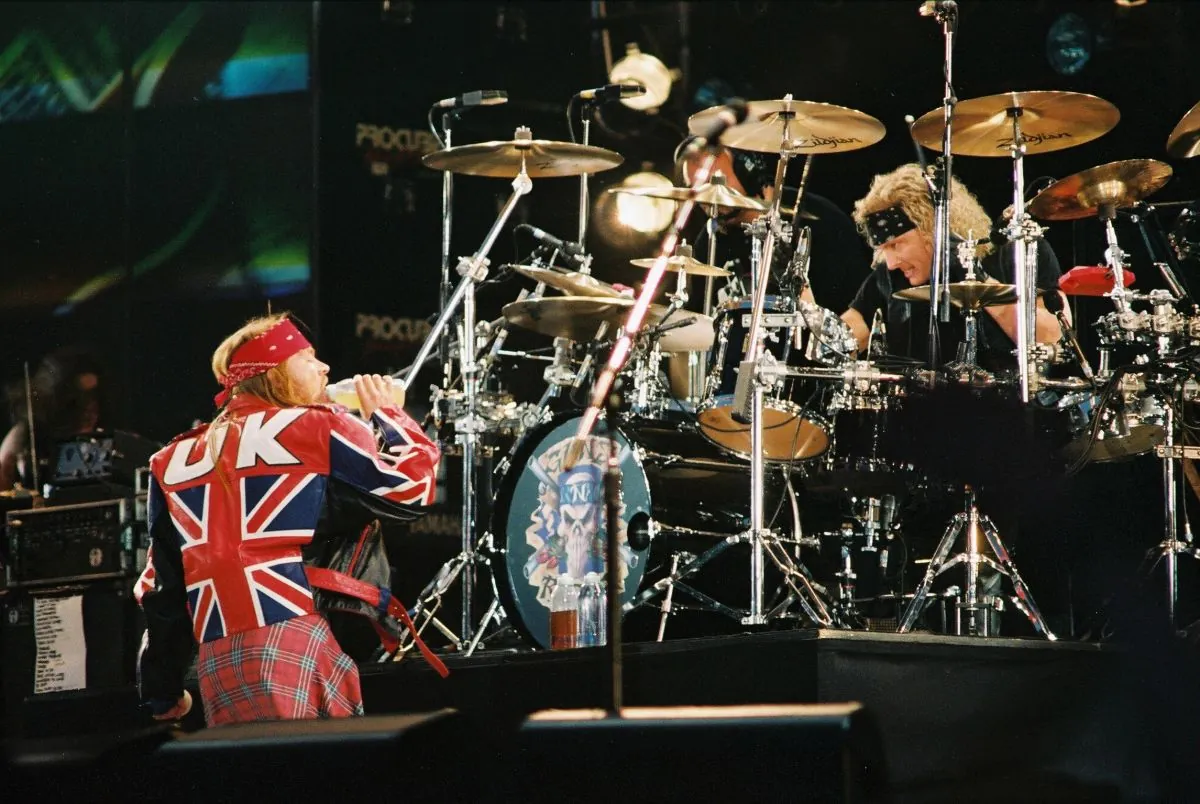 Guns N' Roses: Matt Sorum, 'la mia prima volta con la band fu davanti a 140mila persone, ma nessuno sapeva dirmi la setlist in anticipo'