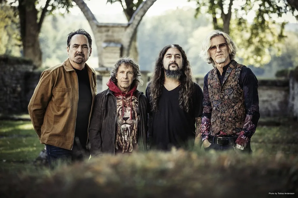 Transatlantic: il video ufficiale del nuovo singolo 'Looking for Light'