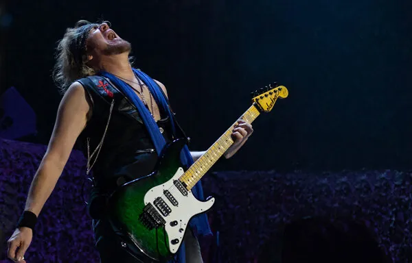 Iron Maiden: Adrian Smith, 'quanto avrei voluto conoscere di persona Eddie Van Halen, ma ci sono solo andato vicino in un paio di occasioni'