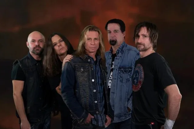 Resist & Bite: il music video di 'The Myth I'm Livin' per la nuova band dell'ex-chitarrista dei Tesla Tommy Skeoch