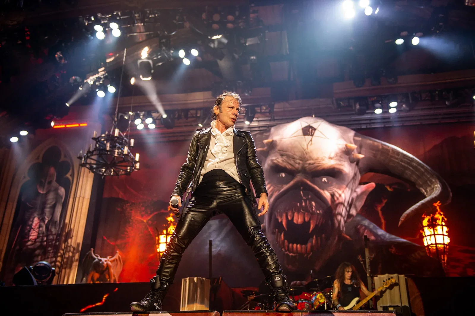 Iron Maiden Bruce Dickinson: "Se usassimo basi registrate non sarebbero i veri Maiden. Meglio smettere"