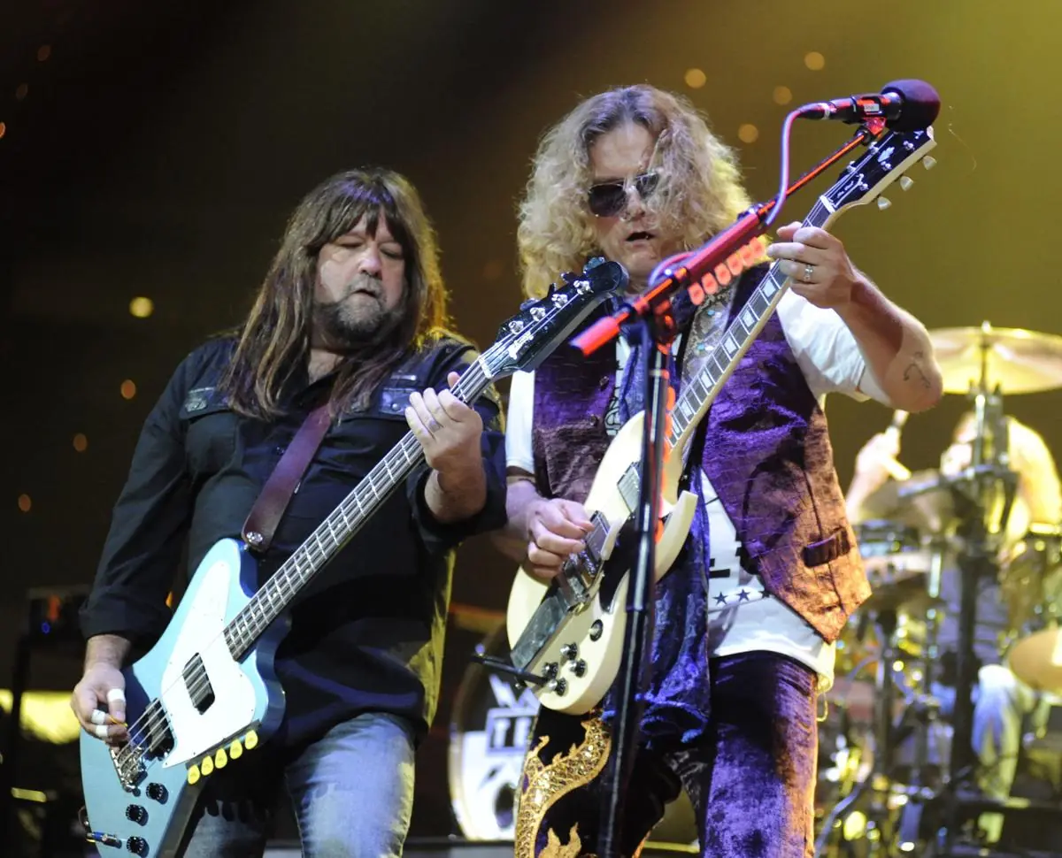 Tesla: Brian Wheat, 'il Rock sarà anche morto, ma immagino Gene Simmons abbia fatto bei soldi con il concerto di Capodanno'