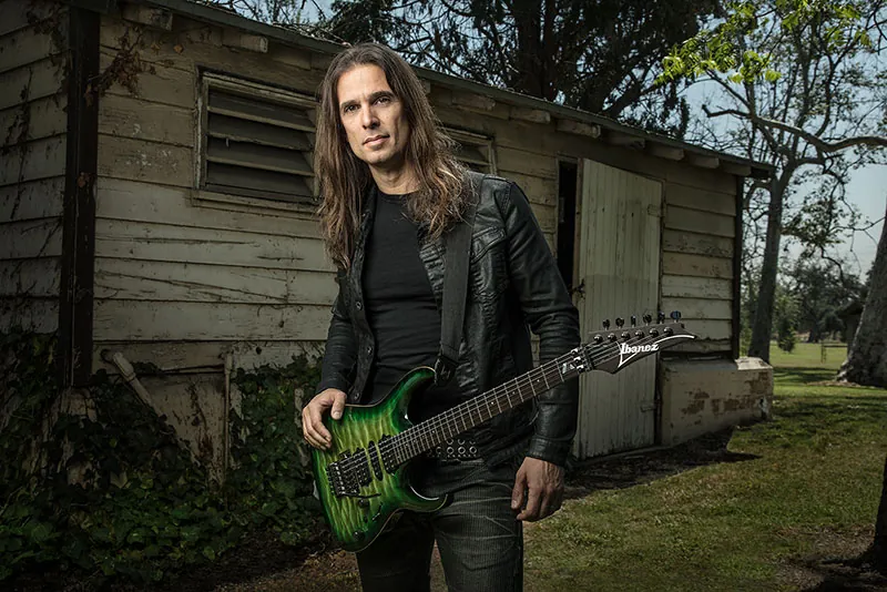 Kiko Loureiro (ex Angra, ex Megadeth): in Italia per due date