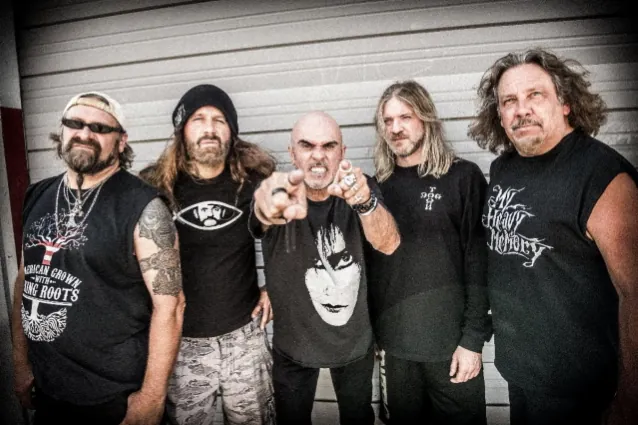 Vio-Lence: il guitar playthrough di 'Let The World Burn'