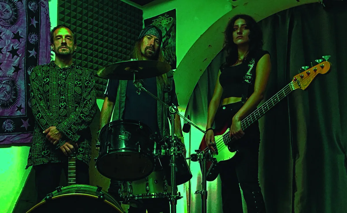 Julia And The Roofers: pubblicato un nuovo singolo