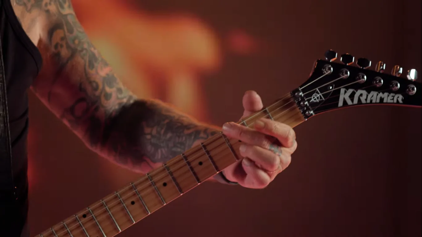 Kramer Guitars: Tracii Guns (L.A. Guns) parla della sua chitarra Signature