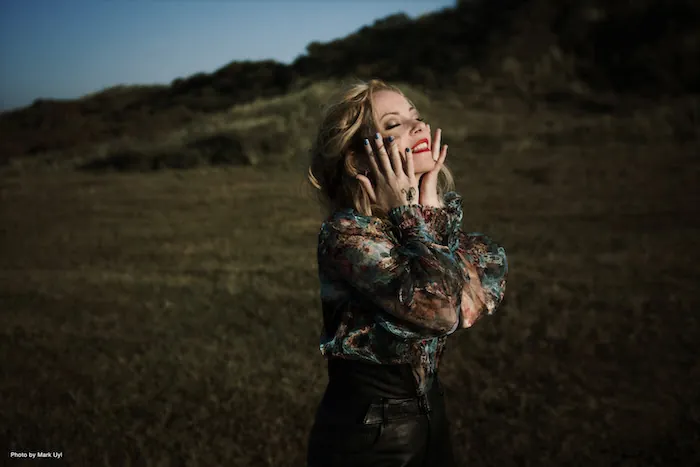Anneke Van Gierbergen: guarda il lyric video di 'Agape', il nuovo singolo