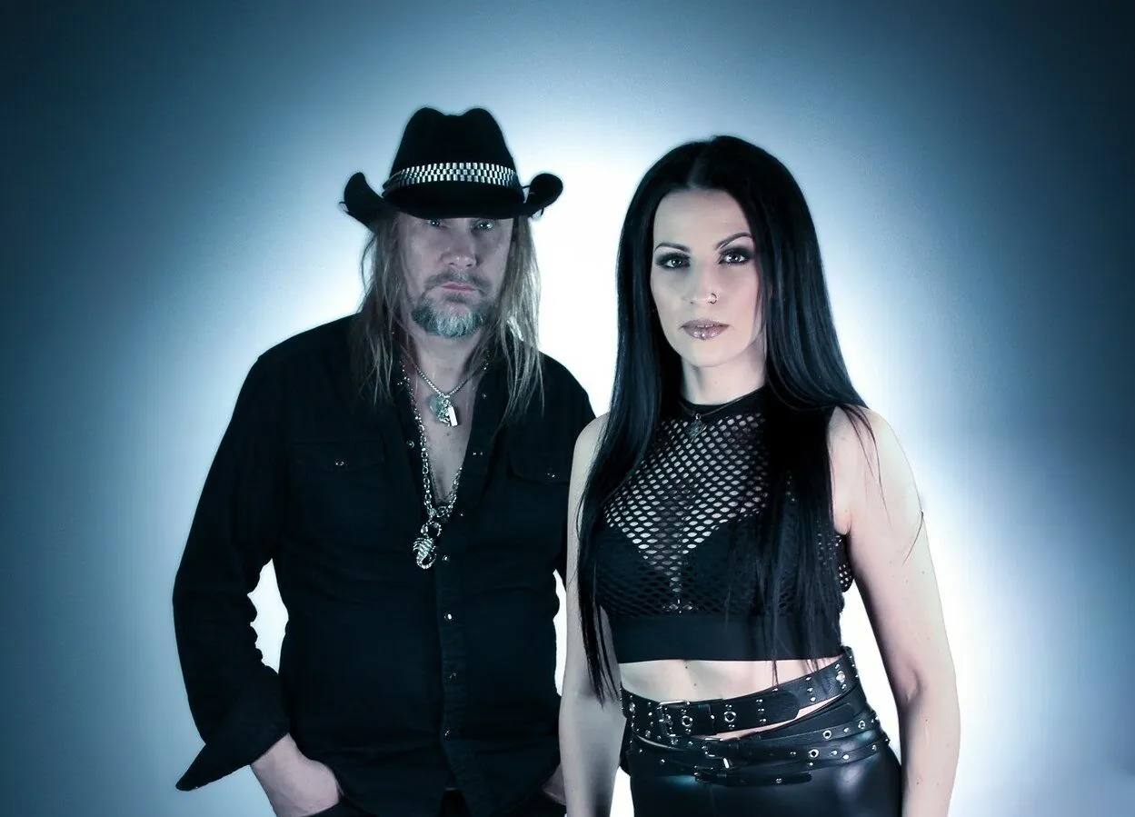 Infinite Divine: esce il nuovo album, il singolo 'Off The End Of The World'