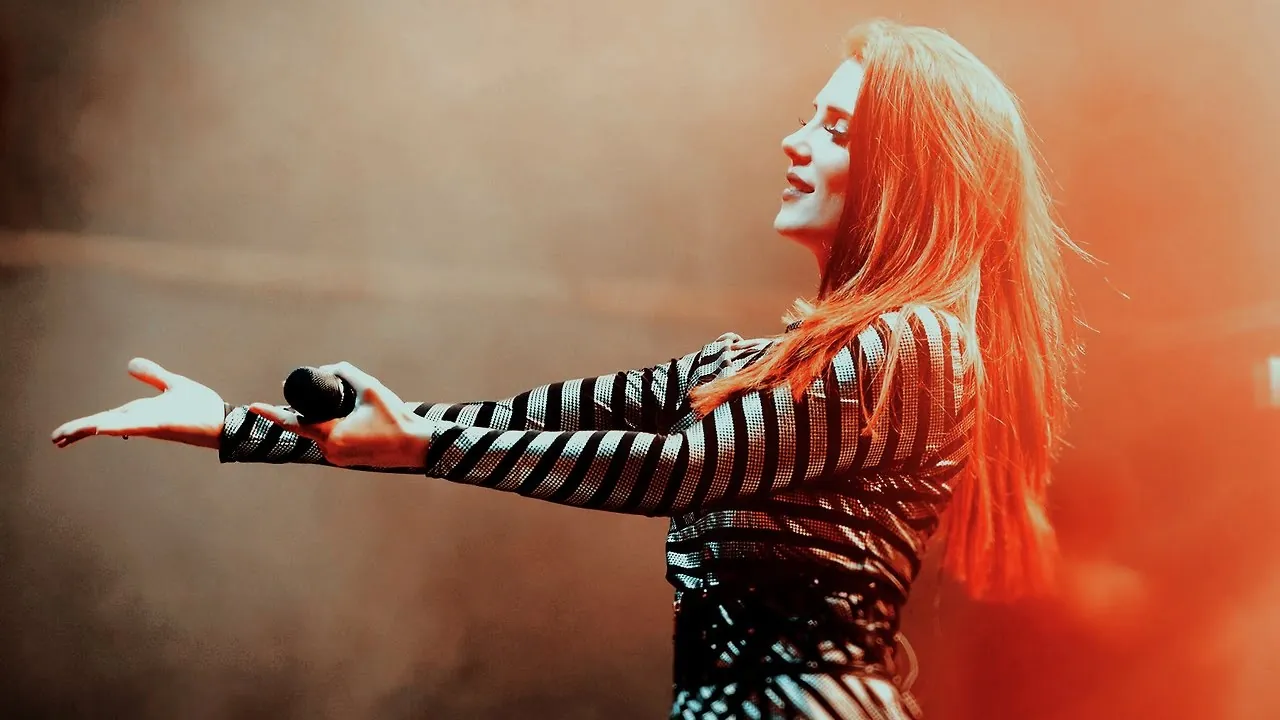 Epica: Simone Simons, 'mi manca decisamente salire sul palco, ora mi sembra di essere schiava della cucina'