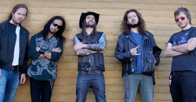 White Wizzard: tornano con il nuovo singolo 'Viral Insanity' (con Mark Boals)