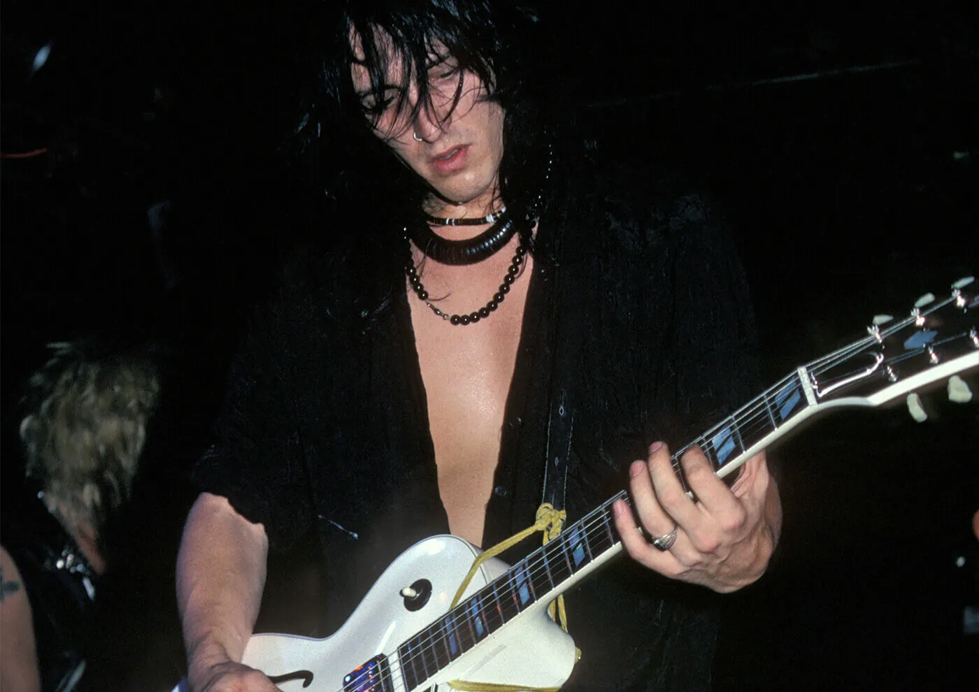 Guns N' Roses: Slash, "Quando Izzy se n'è andato ci guardava come se dicesse: 'Questi tizi moriranno, cazzo'"