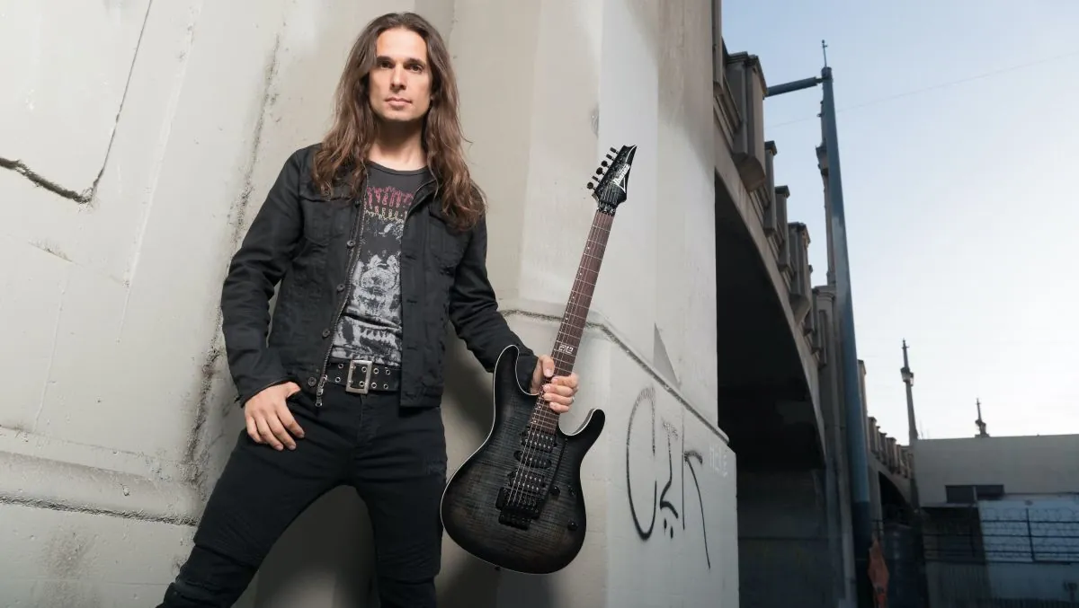 Ibanez Guitars: online una guitar clinic di Kiko Loureiro (Megadeth)