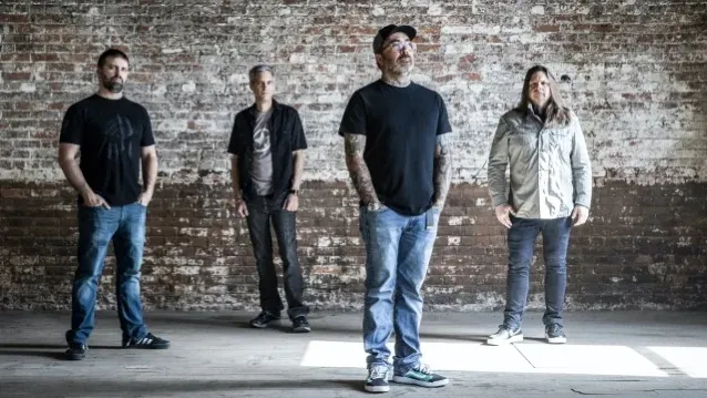 Staind: ascolta 'Mudshovel' dal nuovo LP "Live: It's Been Awhile"