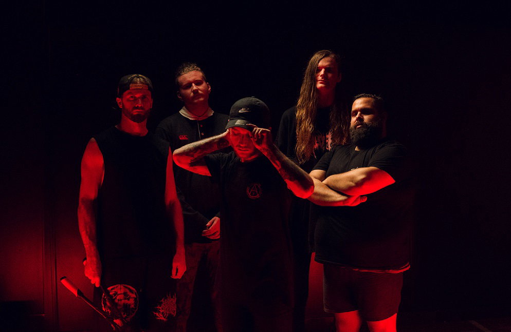 To The Grave: online il lyric video ufficiale di 'Recoil in Horror'
