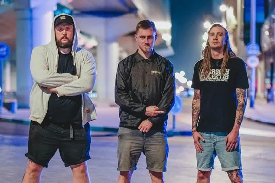 Leach: il lyric video di 'Serenade (For the Broken Brave)' dal nuovo LP "Lovely Light of Life"