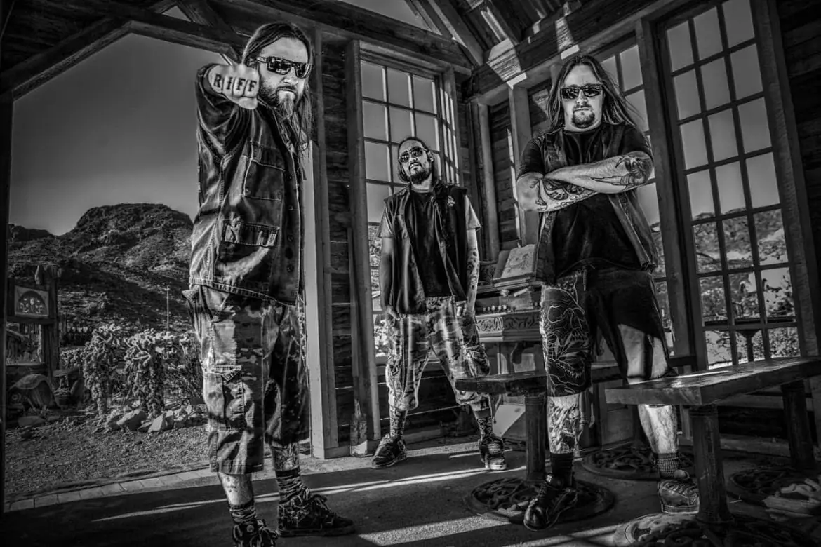 Claustrofobia: condiviso il guitar playthrough video (Marcus D'Angelo) di 'Riff Cult'