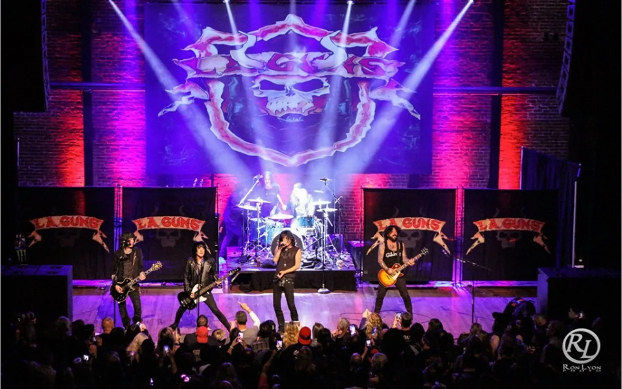 L.A. Guns (Phil Lewis, Tracii Guns): ascolta 'Wheels of Fire' da "Cocked & Loaded Live"