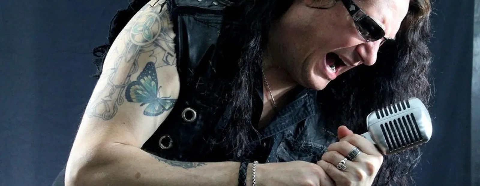 Between Worlds (Ronny Munroe, ex-Metal Church): debutto a settembre, online la title-track