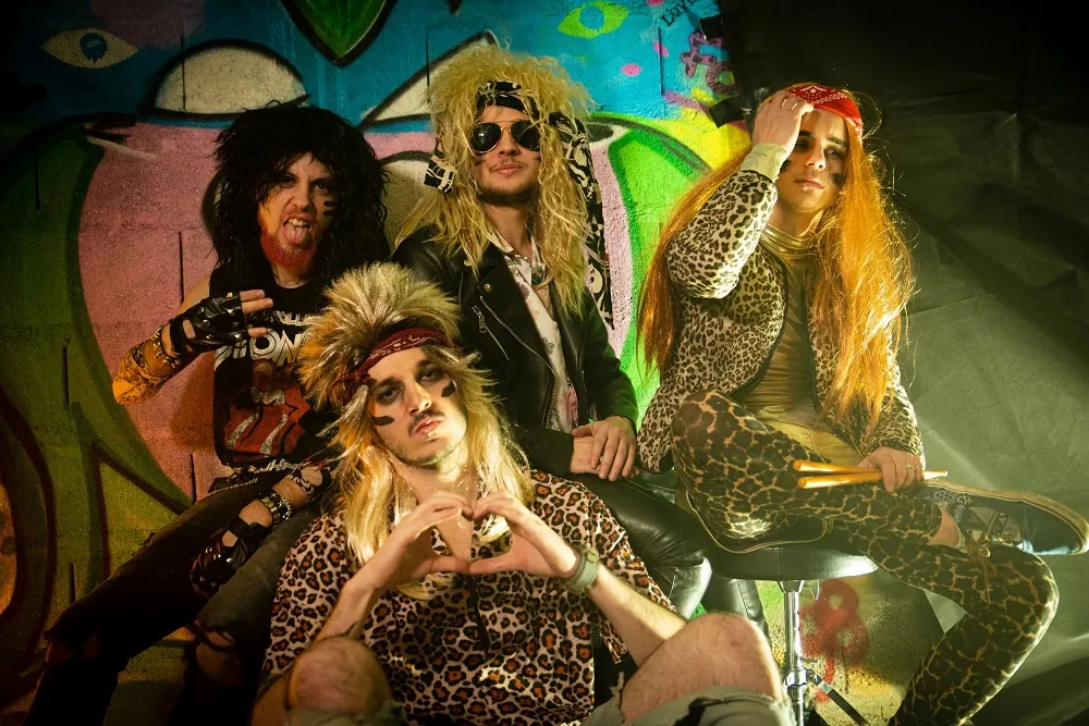 Show Me Your Universe: guarda il videoclip di 'Strawberry'