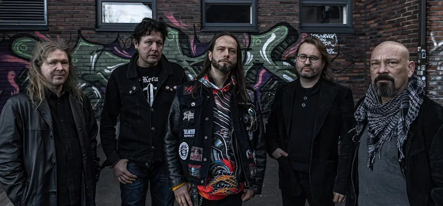 Arched Fire: guarda il lyric video di 'From Dust to Dust'