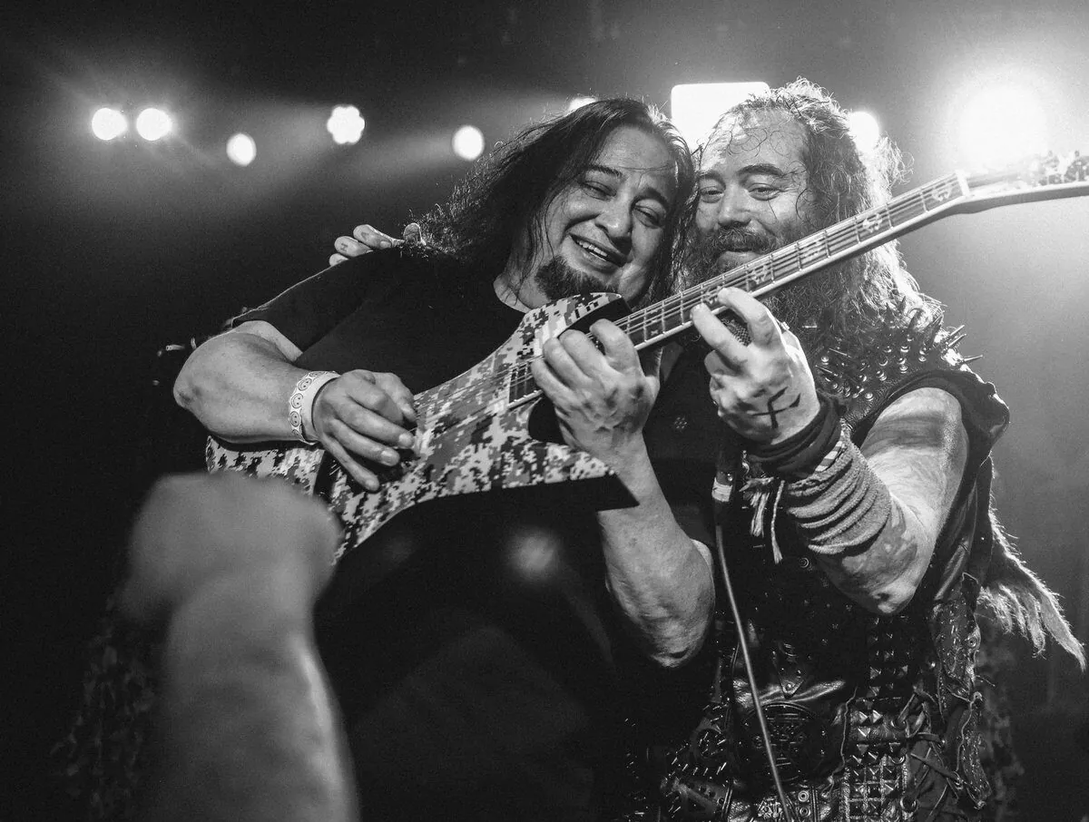 Soulfly: eseguono dal vivo 'Replica' dei Fear Factory con Dino Cazares