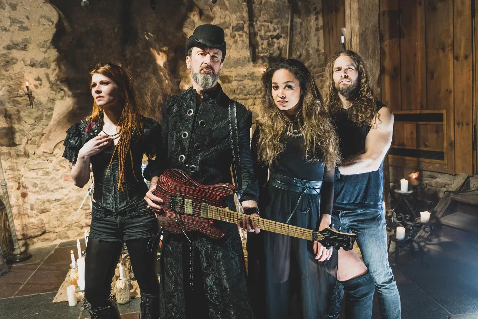 The Dark Side Of The Moon: primo singolo in assoluto per la nuova band di Melissa Bonny