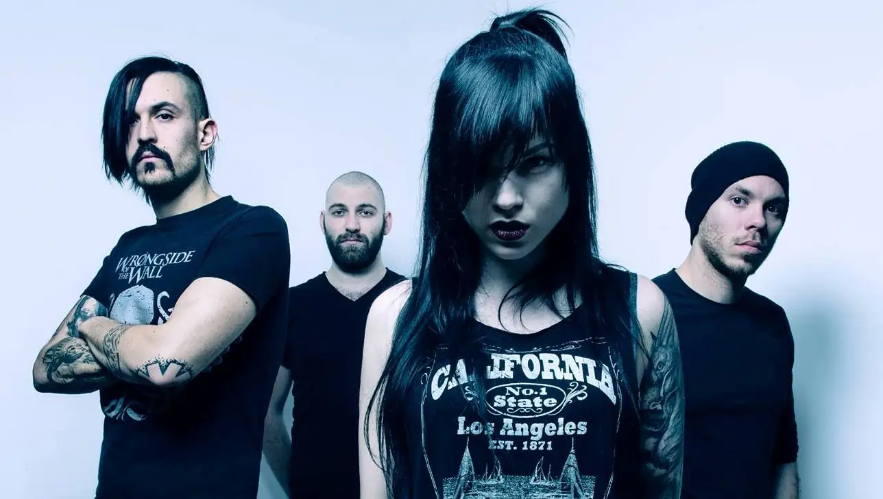 The Hellfreaks: la vocal take in presa diretta di 'Old Tomorrows'