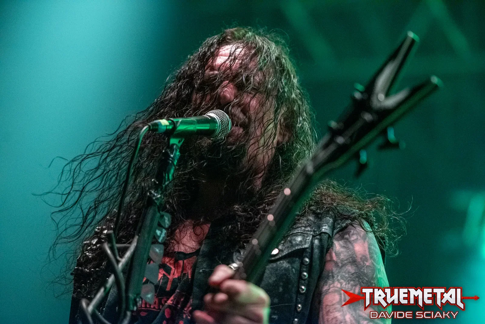 Destruction: il frontman Schmier alle prese con i fornelli per promuovere il nuovo album!