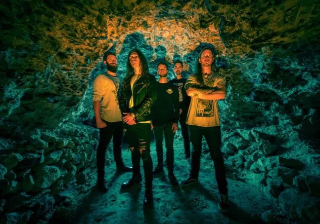 Livløs: il bass playthrough della title-track 'And Then There Were None'