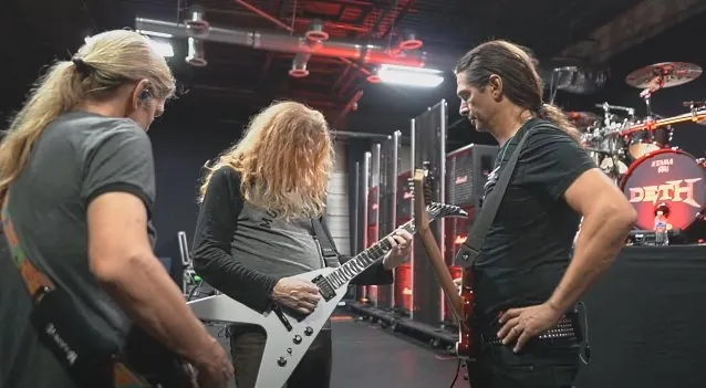 Megadeth: Kiko Loureiro pubblica un lungo video delle prove per il "The Metal Tour Of The Year"