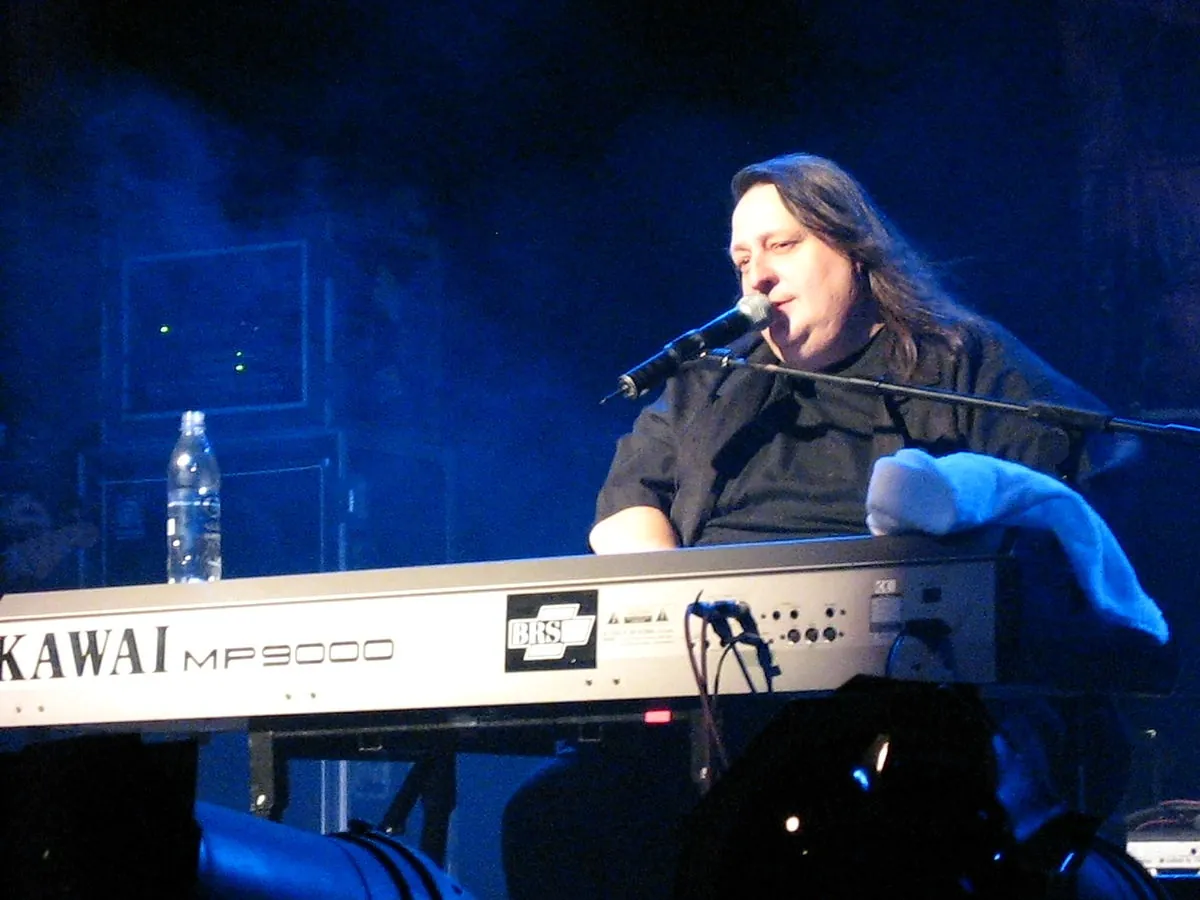 Savatage: frattura alla spina dorsale per Jon Oliva