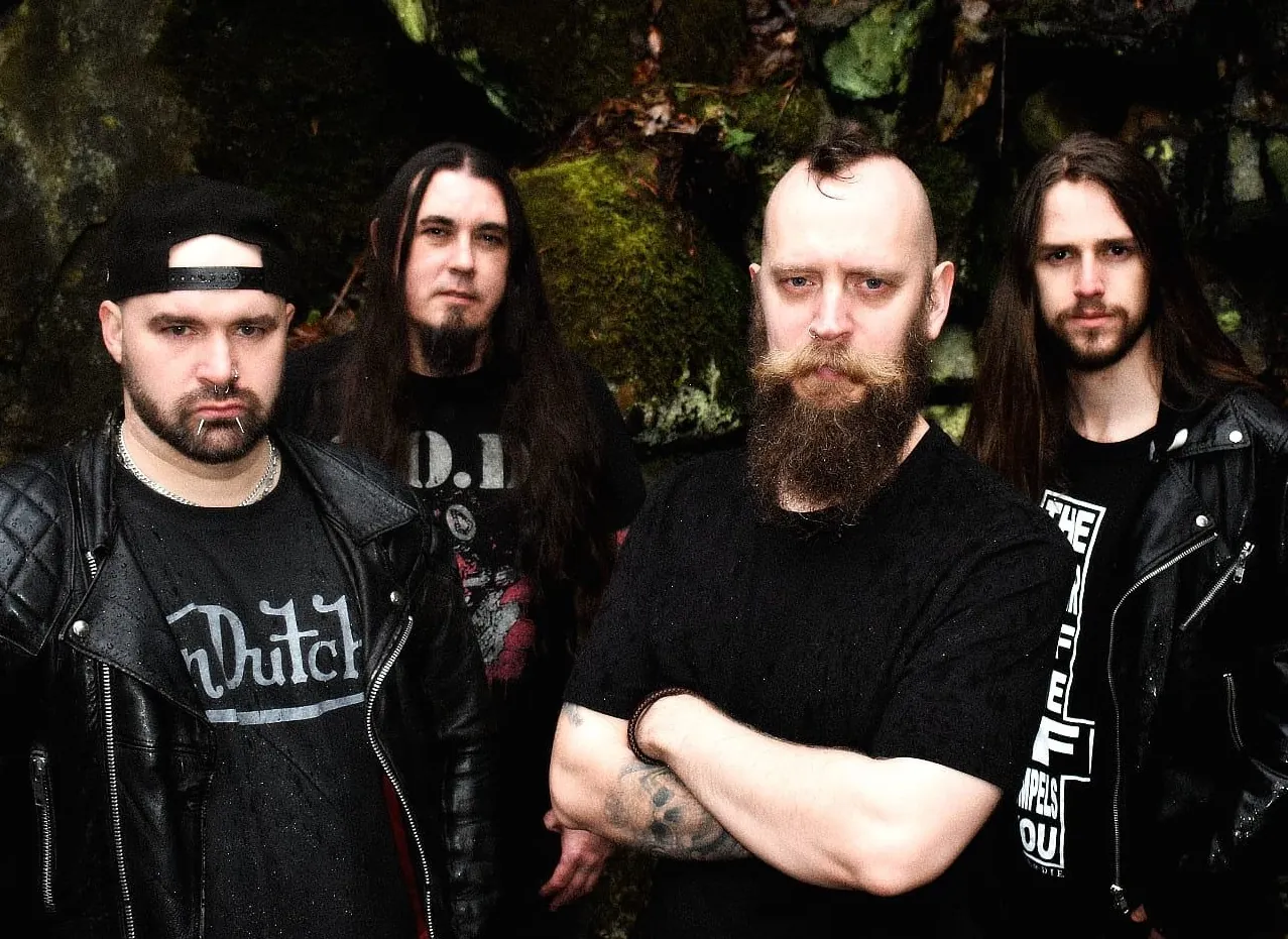 Evile: guarda il guitar playthrough video di 'When Mortal Coils Shed'