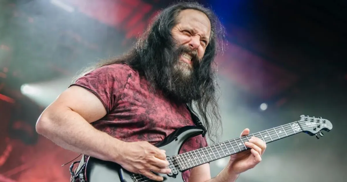Dream Theater: John Petrucci ammette la sua frustrazione, "Quella di posticipare il tour non è stata una decisione unanime"