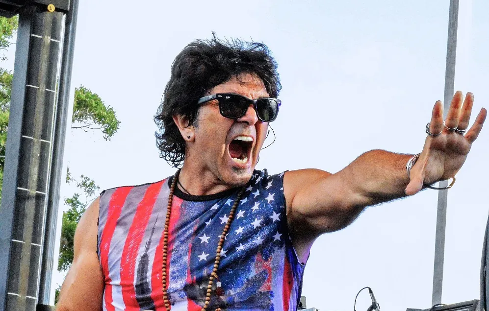 Land Of Gypsies (con Terry Ilous): annunciato il debut-album omonimo, primo singolo online