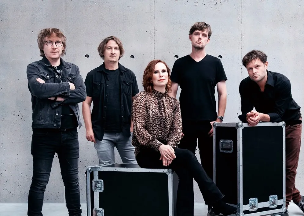 The Gathering: pubblicato il nuovo singolo 'In Colour' dal prossimo album "Beautiful Distortion"