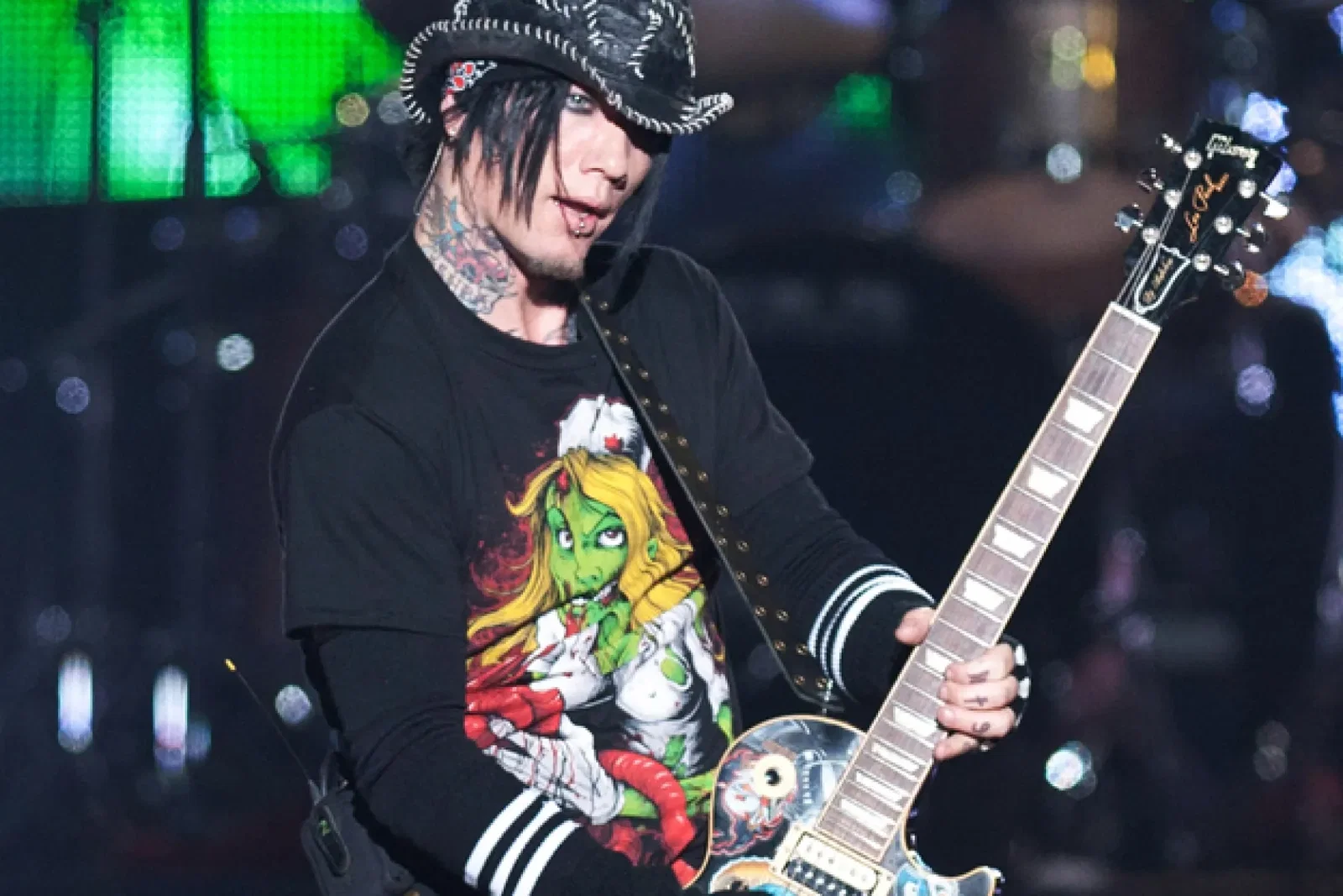 DJ Ashba (Sixx:A.M., ex-Guns N' Roses): ascolta la cover di 'Bella Ciao'
