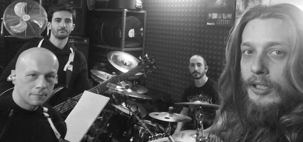 Discordance: release date, tracklist e cover del nuovo “Vertex”
