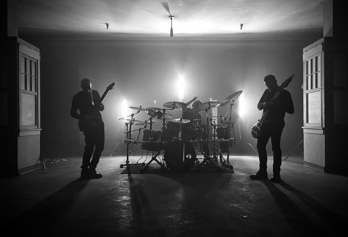 Aziola Cry: il playthrough video di 'The Ironic Divide Part One: Premonitions'