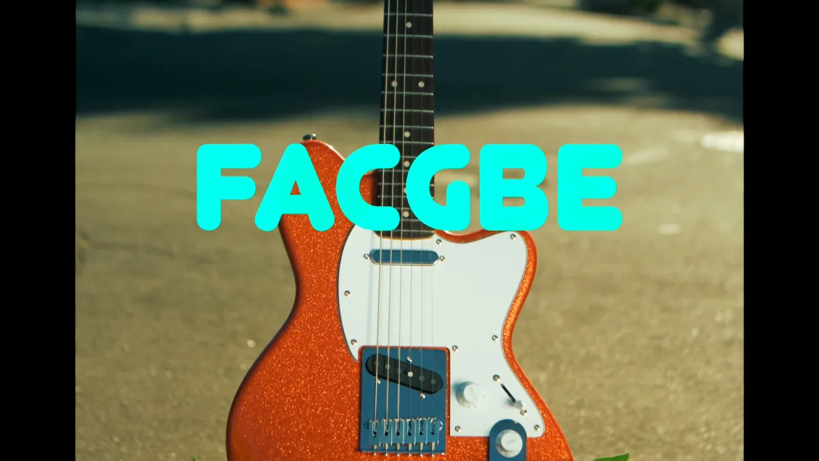 Ibanez Guitars: l'originale spot pubblicitario della YY20 (Yvette Young Signature)